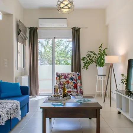 Blue Iris: Stylish Just 10 Minutes Walk From Old Town Chania *