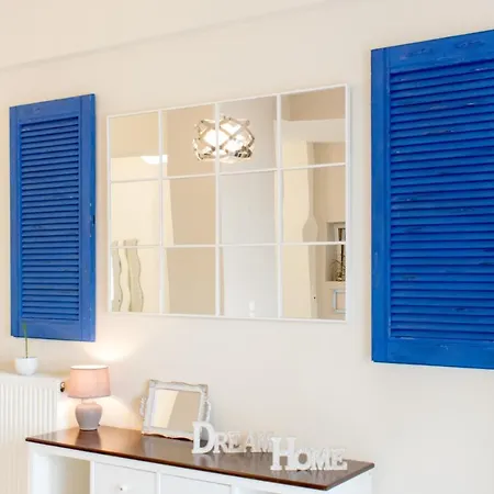 Апартаменти Blue Iris: Stylish Just 10 Minutes Walk From Old Town Chania *