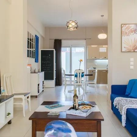 Blue Iris: Stylish Just 10 Minutes Walk From Old Town Chania Appartement La Canée