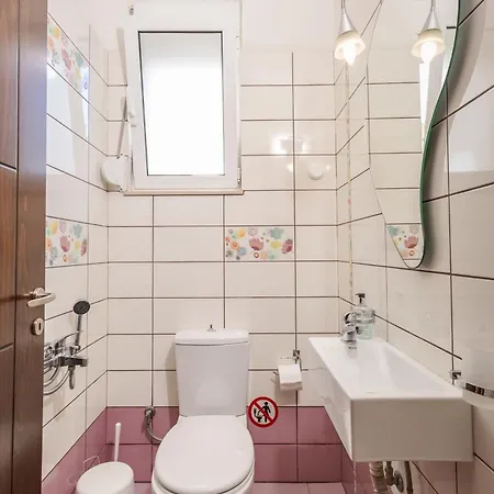 Blue Iris: Stylish Just 10 Minutes Walk From Old Town Chania Apartment