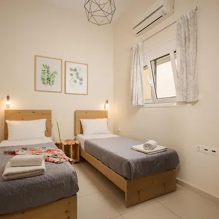 Apartment Blue Iris: Stylish Just 10 Minutes Walk From Old Town Chania *