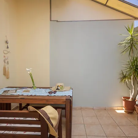 Apartment Blue Iris: Stylish Just 10 Minutes Walk From Old Town Chania Chania (Crete)