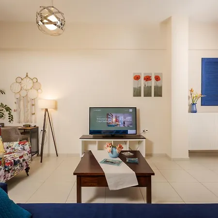 Blue Iris: Stylish Just 10 Minutes Walk From Old Town Chania *