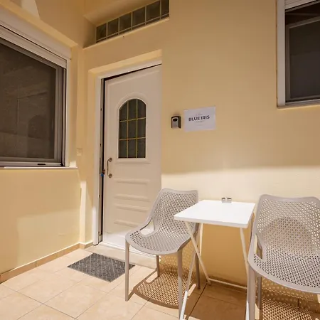 Apartment Blue Iris: Stylish Just 10 Minutes Walk From Old Town Chania *