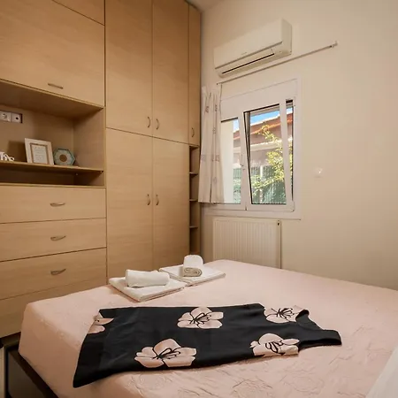 Blue Iris: Stylish Just 10 Minutes Walk From Old Town Chania *