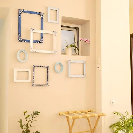 Apartment Blue Iris: Stylish Just 10 Minutes Walk From Old Town Chania