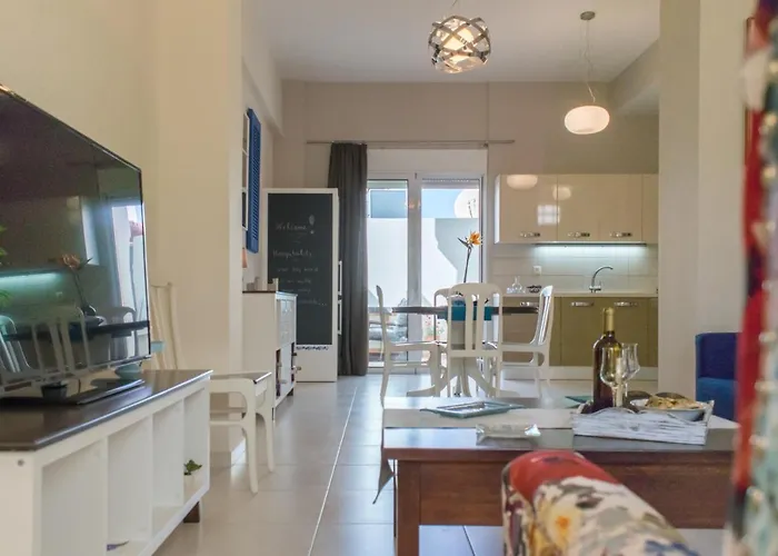 Blue Iris: Stylish Just 10 Minutes Walk From Old Town Chania