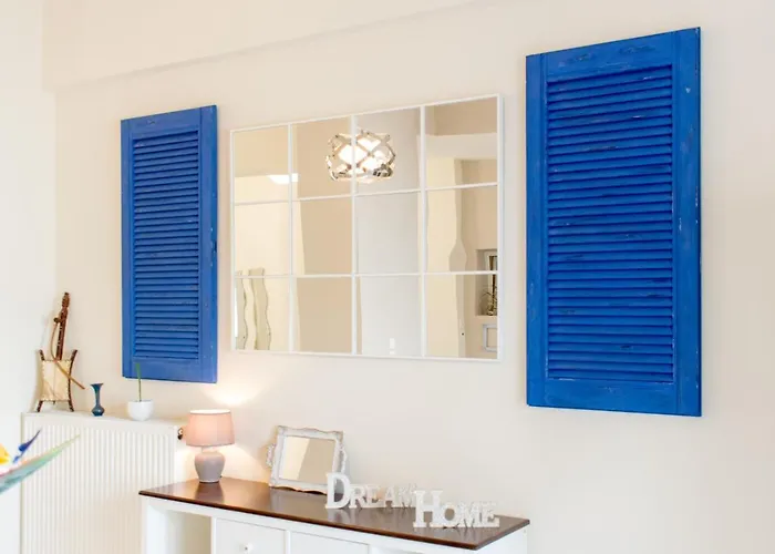 Apartment Blue Iris: Stylish Just 10 Minutes Walk From Old Town Chania *