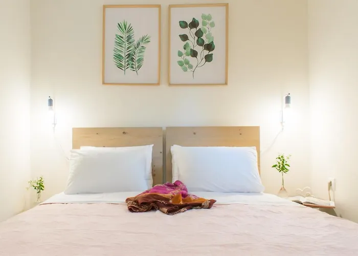 Blue Iris: Stylish Just 10 Minutes Walk From Old Town Chania *