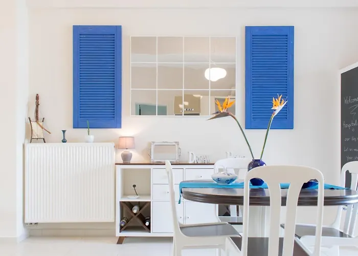 Apartment Blue Iris: Stylish Just 10 Minutes Walk From Old Town Chania