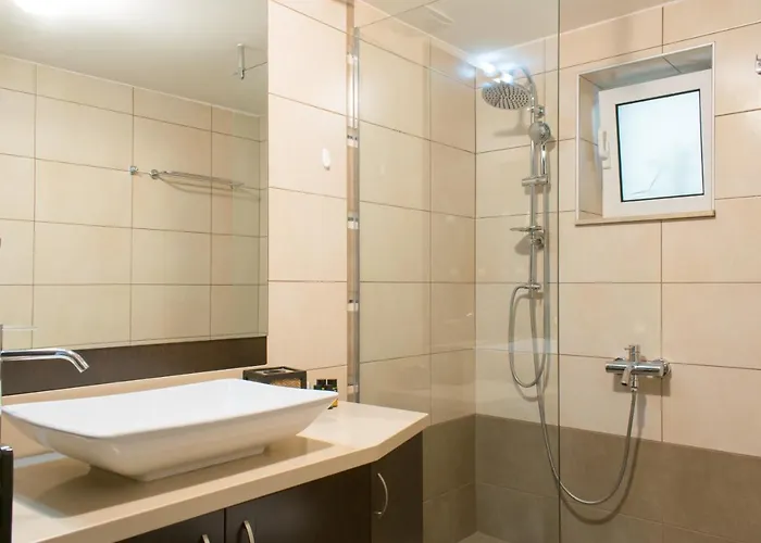 Apartment Blue Iris: Stylish Just 10 Minutes Walk From Old Town Chania *