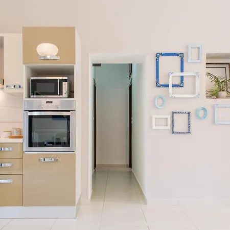 Blue Iris: Stylish Just 10 Minutes Walk From Old Town Chania Apartmán Chania (Crete)