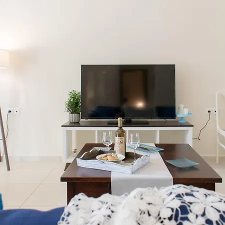 Blue Iris: Stylish Just 10 Minutes Walk From Old Town Chania