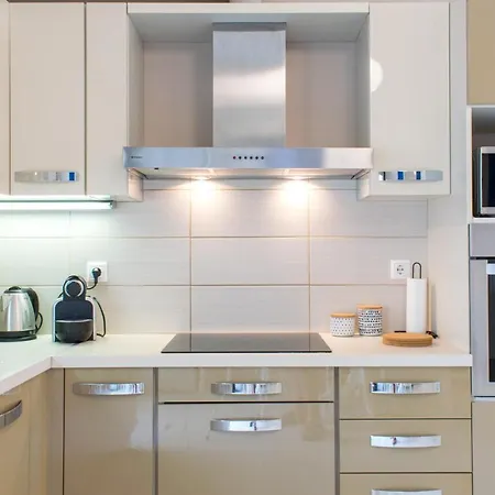 Blue Iris: Stylish Just 10 Minutes Walk From Old Town Chania Apartmán